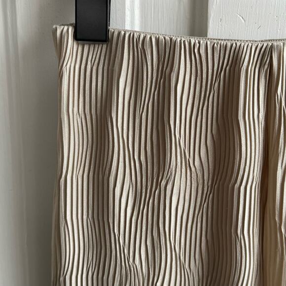 & Other Stories Plissé Pleated Fitted Trousers - Picture 4 of 7